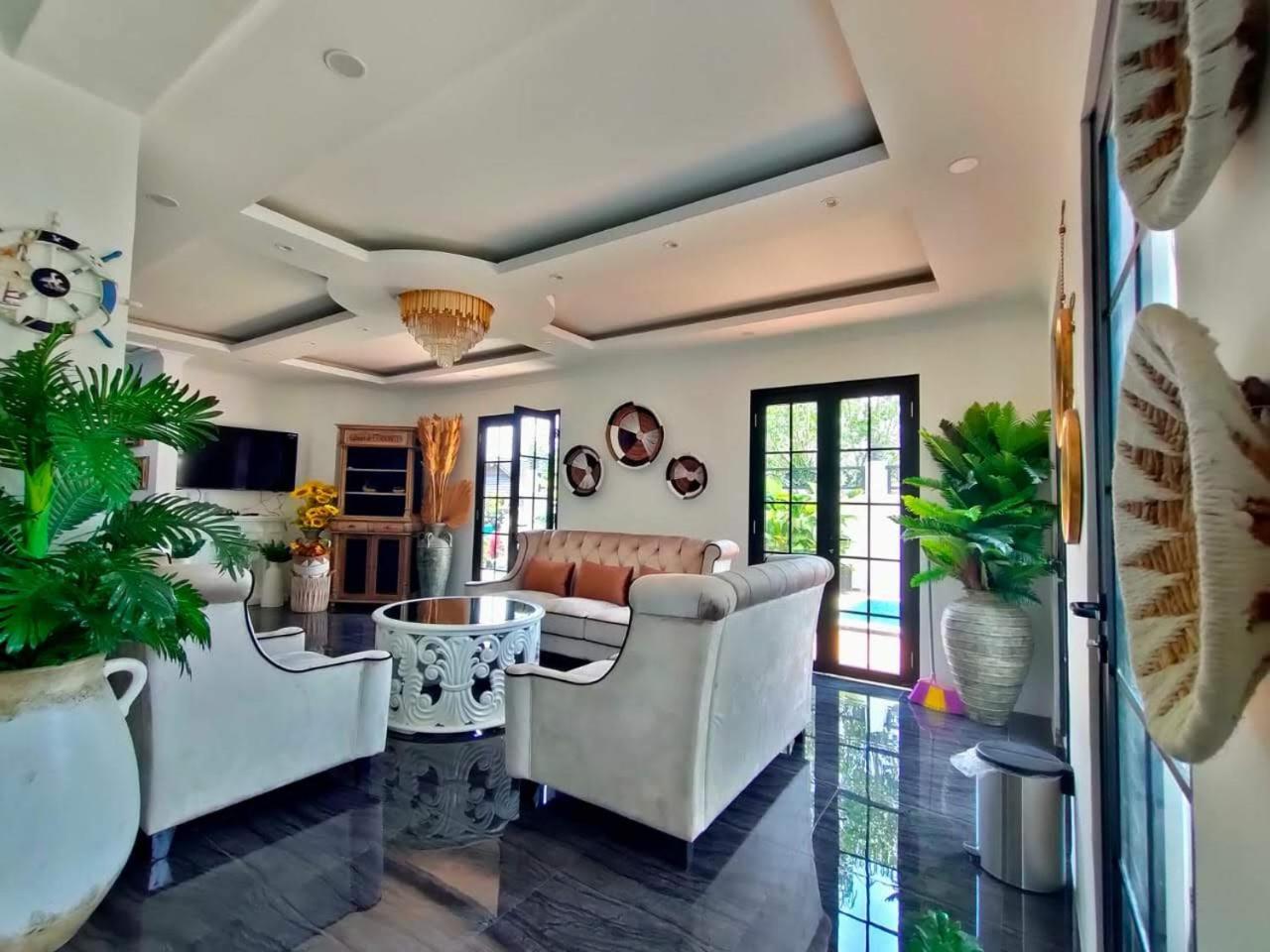 Villa Kota Bunga Malini 7 Cinengangirang Exterior foto